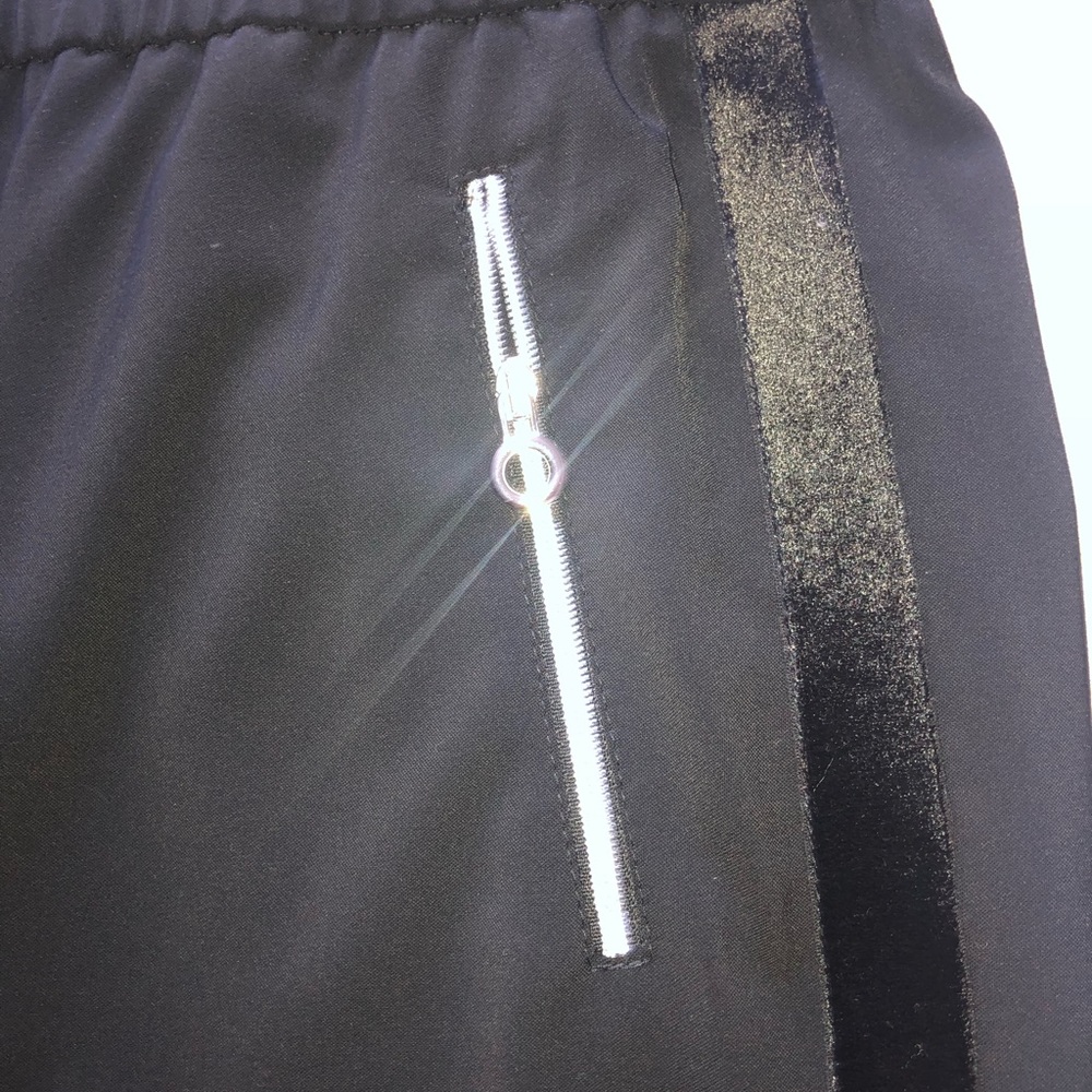 Elegant black skirt